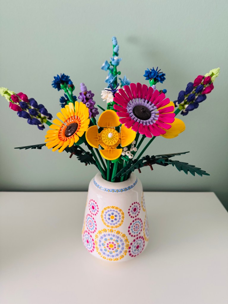 Boeket Wildflower van LEGO in een gestipte vaas