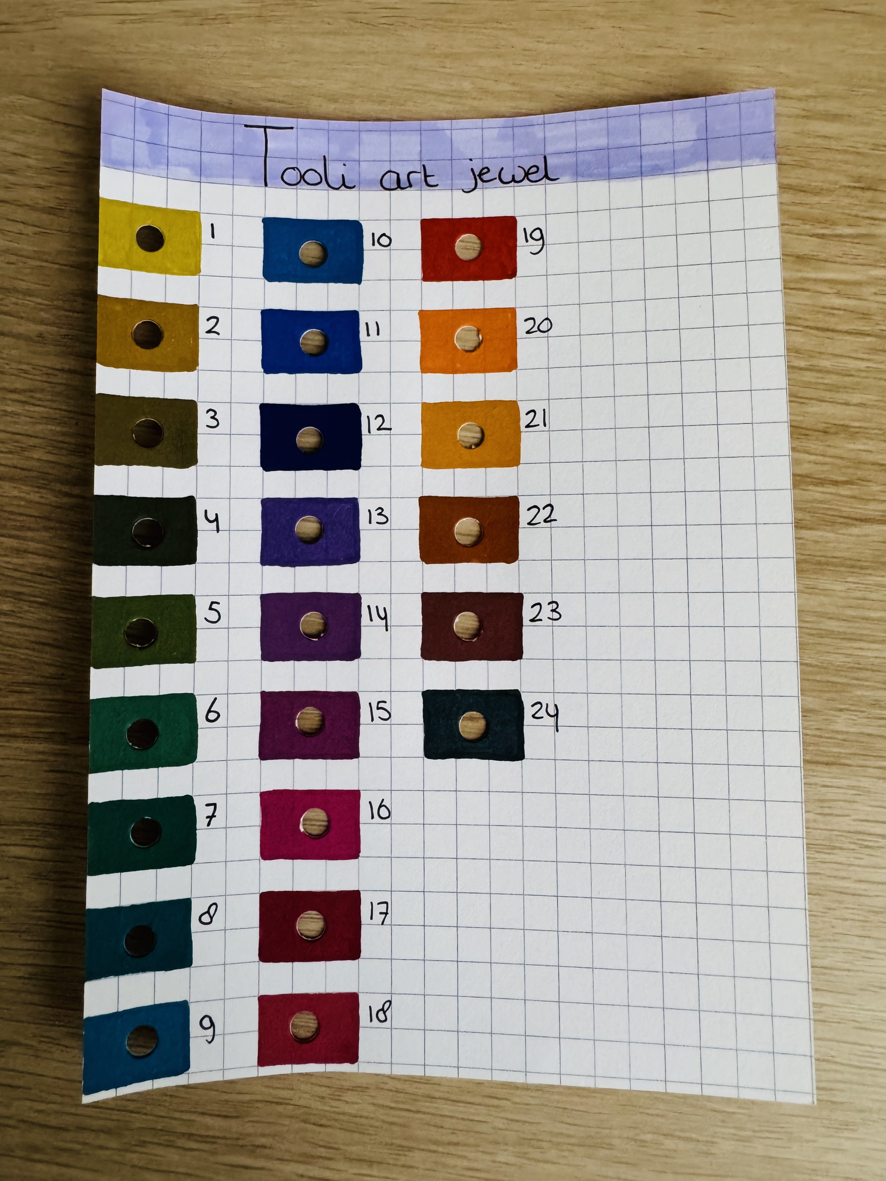 Swatches van alle kleuren in de Jewel set