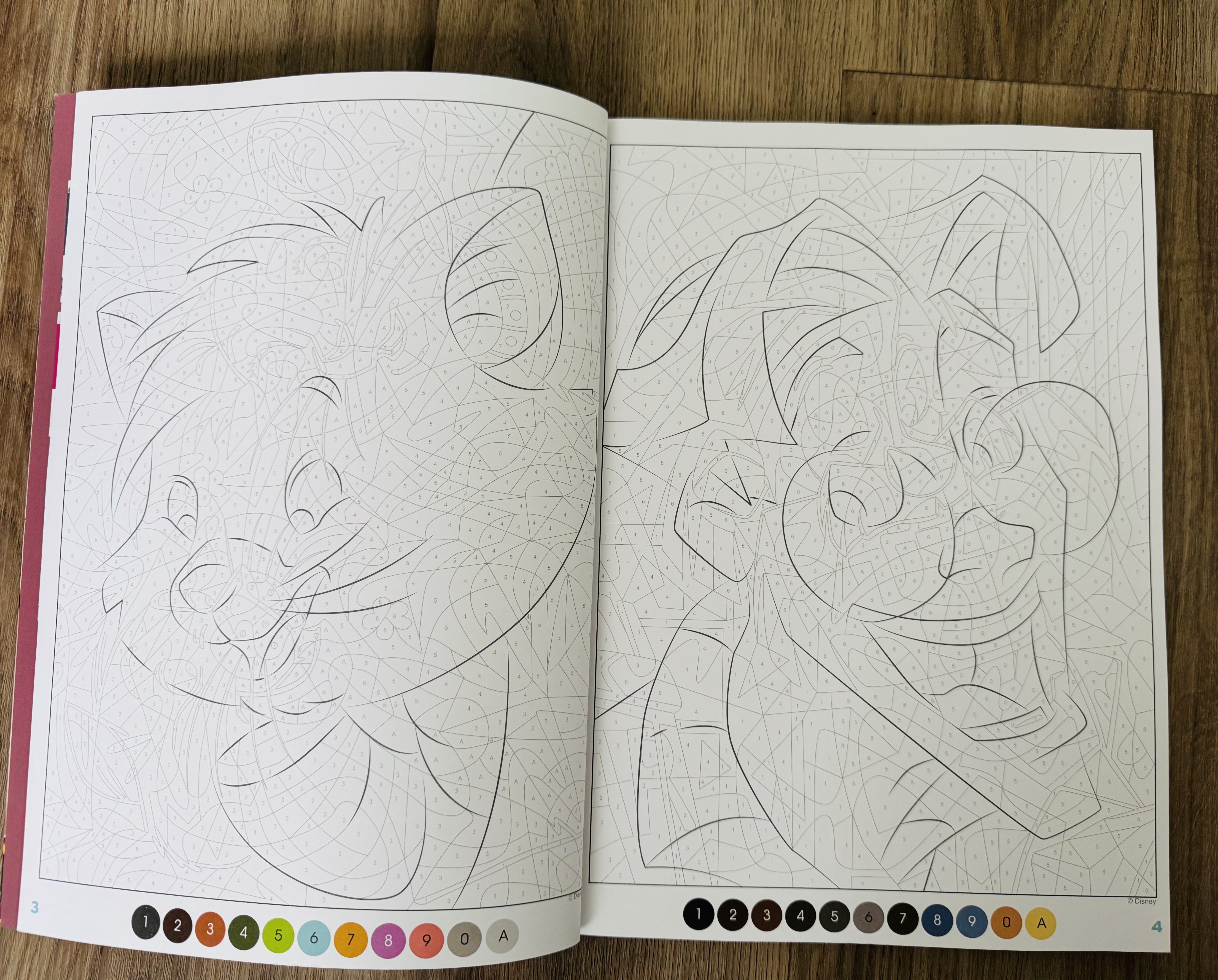 Niet ingekleurde kleurplaten uit het kleurboek Trompe-L’oeil