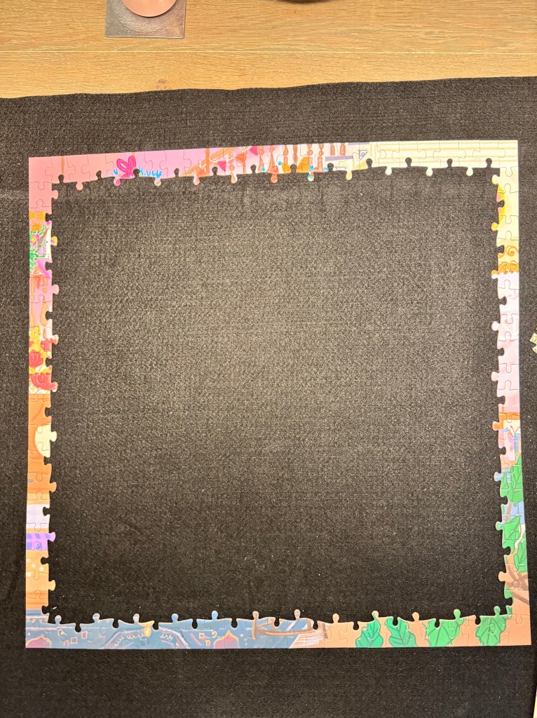 De rand van de puzzel is gelegd